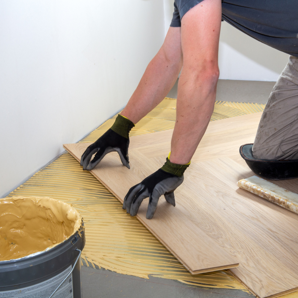 Comment réussir la pose collée de son parquet ? La Sélection d'André — free download